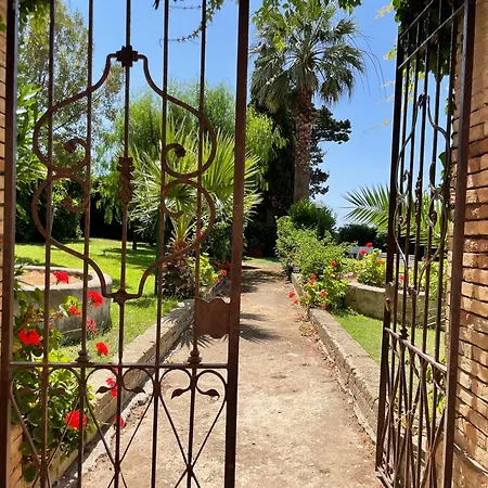 Апартаменты Maison Rosalie *